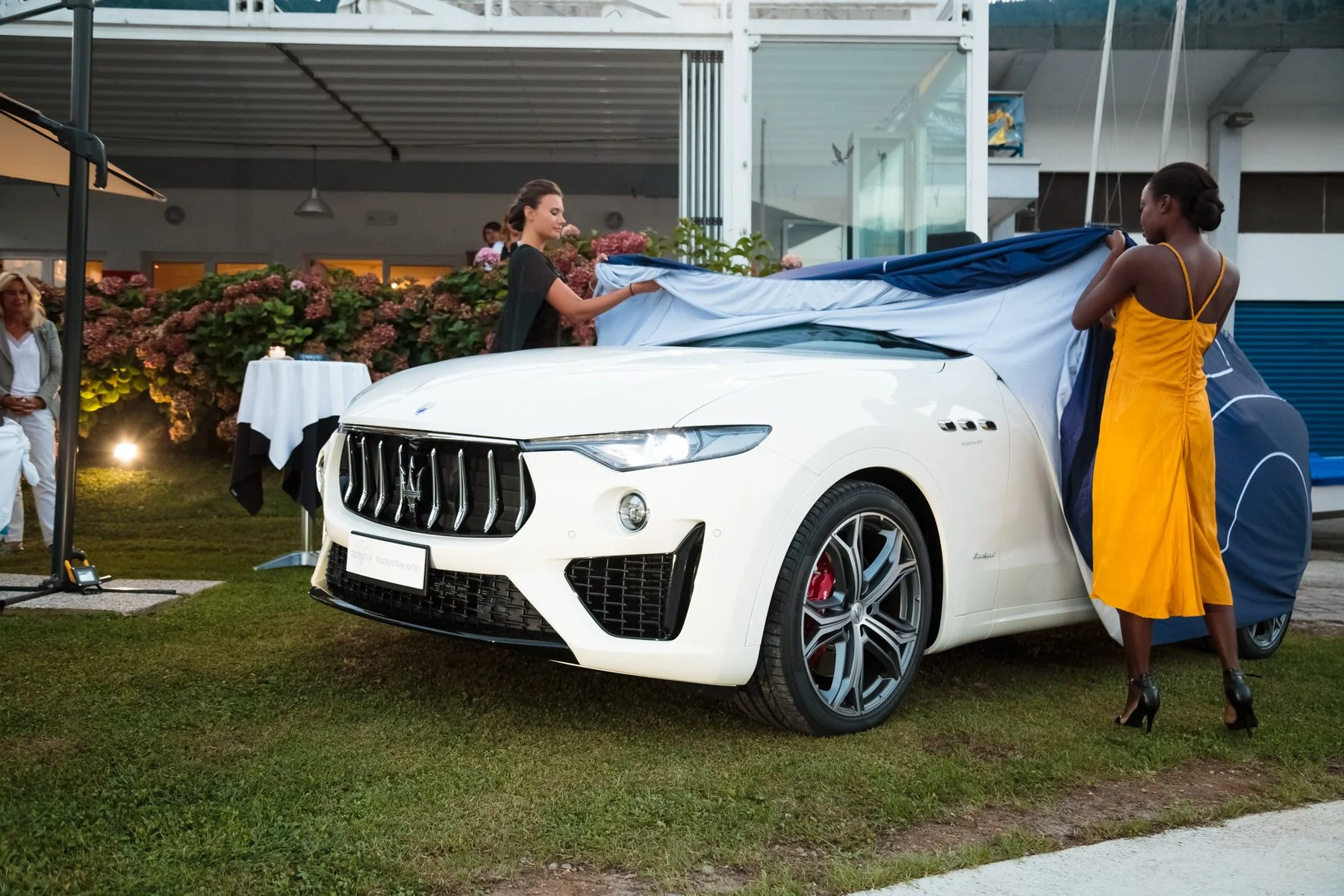 Reveal di Maserati Levante durante l’evento esclusivo sul lago.