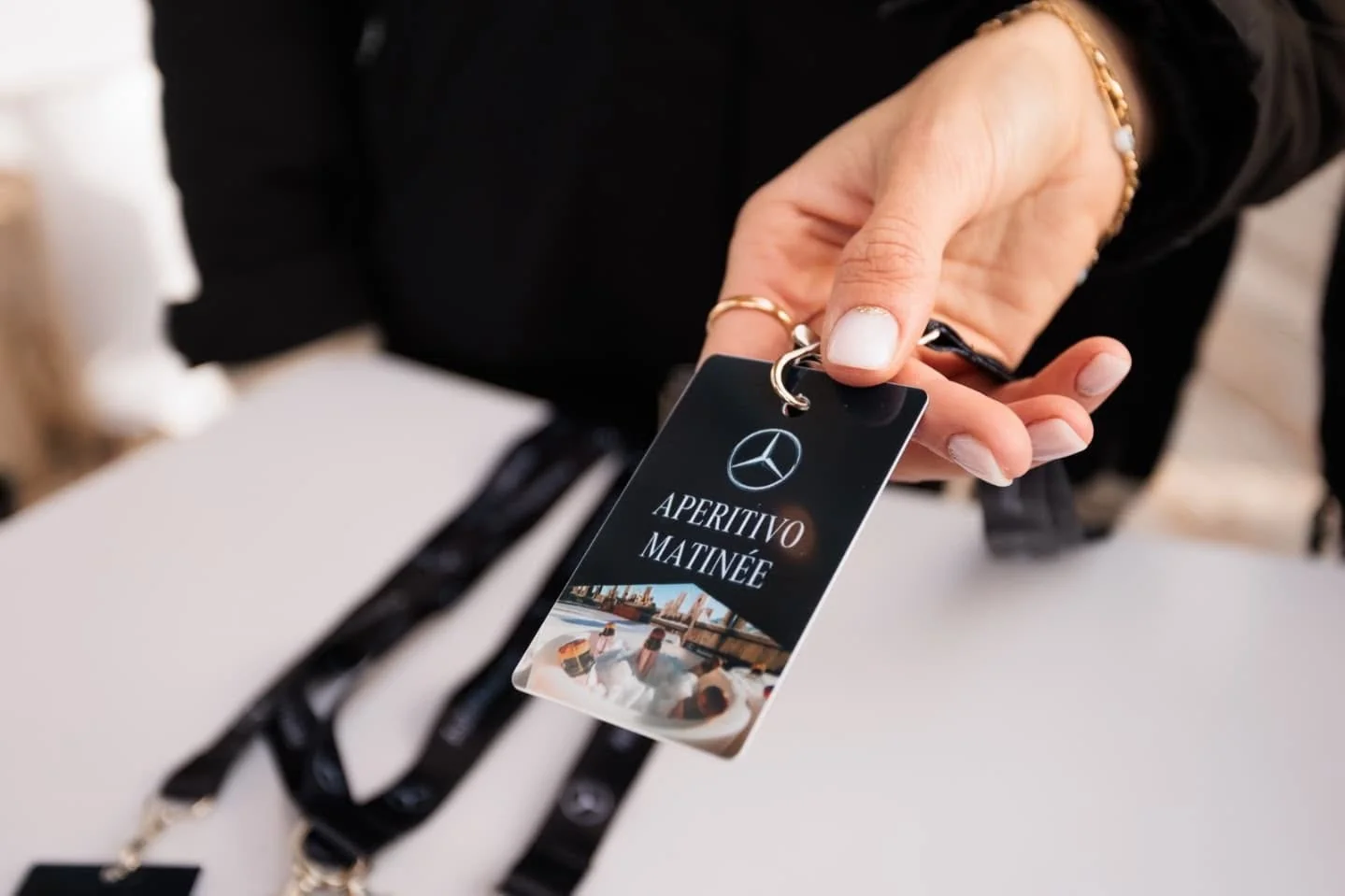 Badge personalizzato Mercedes-Benz per un appuntamento allo Chalet.